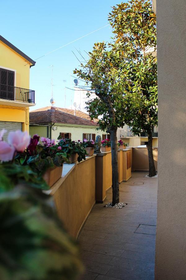 Bed and Breakfast La Casa Di Nonno Giulio Porto SantʼElpidio Exterior foto