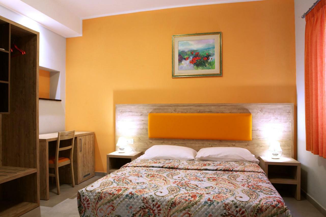 Bed and Breakfast La Casa Di Nonno Giulio Porto SantʼElpidio Exterior foto